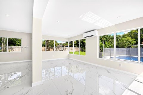 Villa ou maison à louer à Hollywood, Floride: 3 chambres, 176.14 m2 № 2167993 - photo 18