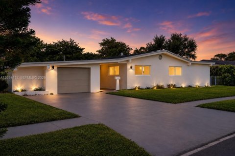 Villa ou maison à Hollywood, Floride 3 chambres, 176.14 m2 № 2167993