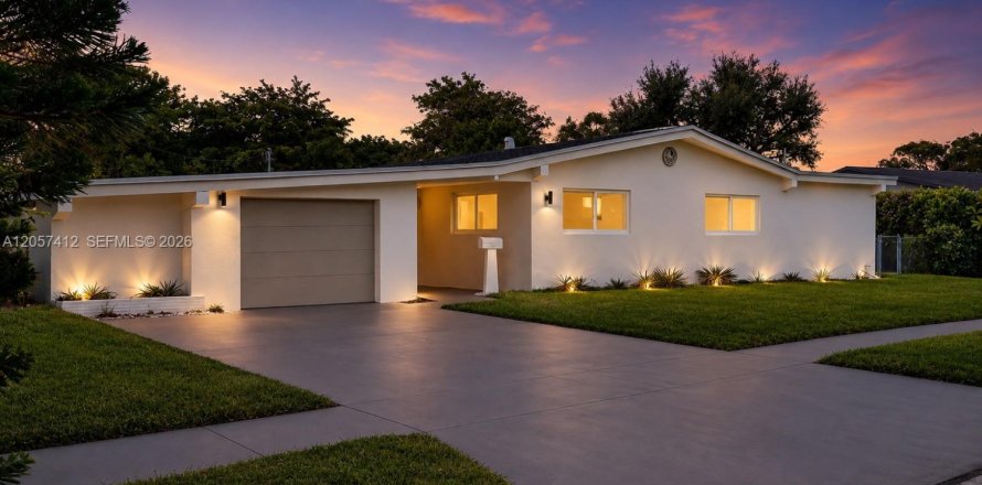 Villa ou maison à Hollywood, Floride 3 chambres, 176.14 m2 № 2167993