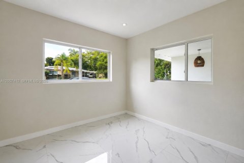 Villa ou maison à louer à Hollywood, Floride: 3 chambres, 176.14 m2 № 2167993 - photo 30