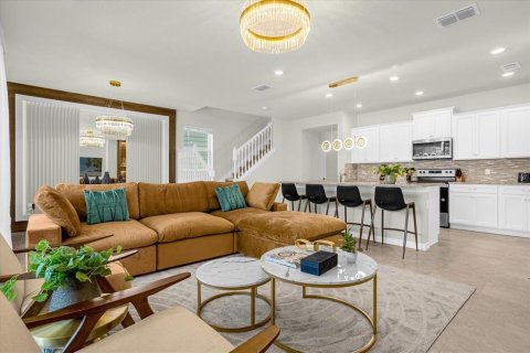 Touwnhouse à vendre à Davenport, Floride: 5 chambres, 213.02 m2 № 2212248 - photo 3
