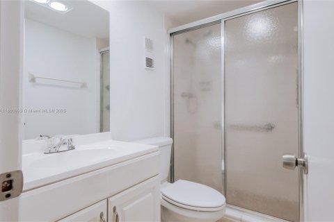 Condo in Davie, Florida, 2 bedrooms  № 1890764 - photo 23