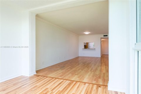 Condo in Davie, Florida, 2 bedrooms  № 1890764 - photo 13