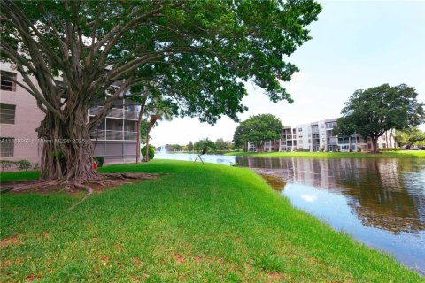 Condo in Davie, Florida, 2 bedrooms  № 1890764 - photo 28