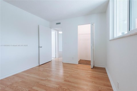 Condo in Davie, Florida, 2 bedrooms  № 1890764 - photo 27