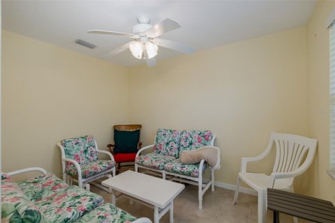 House in Holiday, Florida 3 bedrooms, 180.6 sq.m. № 1848517 - photo 28