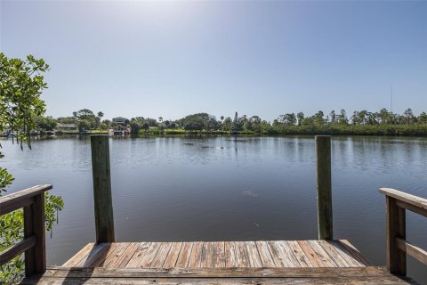 House in Holiday, Florida 3 bedrooms, 180.6 sq.m. № 1848517 - photo 10