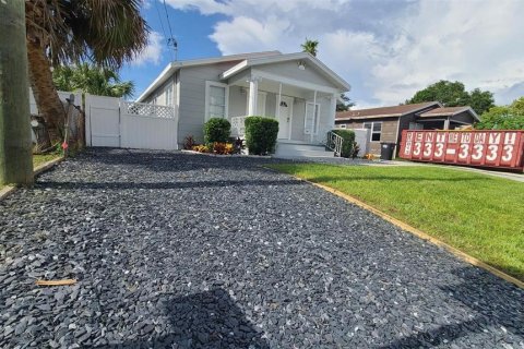 Apartamento en alquiler en Tampa, Florida, 2 dormitorios, 65.03 m2 № 2229323 - foto 2