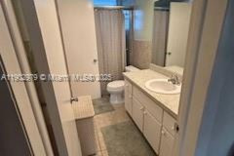 Condominio en alquiler en Hallandale Beach, Florida, 1 dormitorio, 68 m2 № 2054503 - foto 8