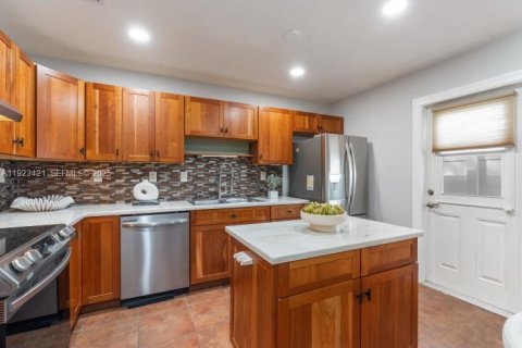 Casa en venta en Oakland Park, Florida, 3 dormitorios, 121.7 m2 № 1982791 - foto 6