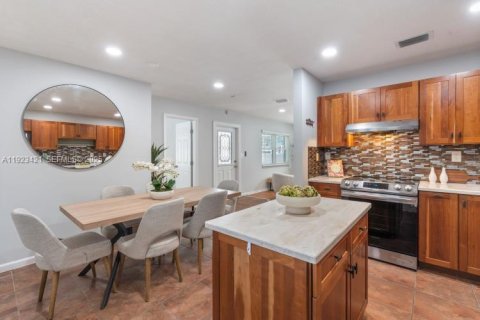 Casa en venta en Oakland Park, Florida, 3 dormitorios, 121.7 m2 № 1982791 - foto 8