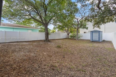 Casa en venta en Oakland Park, Florida, 3 dormitorios, 121.7 m2 № 1982791 - foto 22