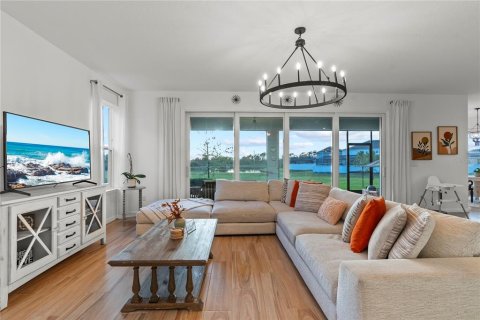 Casa en venta en Wesley Chapel, Florida, 5 dormitorios, 317.91 m2 № 1557821 - foto 8