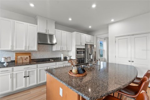 Casa en venta en Wesley Chapel, Florida, 5 dormitorios, 317.91 m2 № 1557821 - foto 4