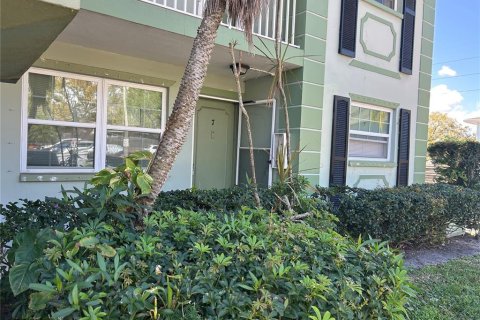 Condo in Clearwater, Florida, 2 bedrooms № 2219126
