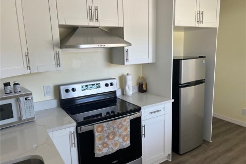 Condo in Clearwater, Florida, 2 bedrooms  № 2219126 - photo 14