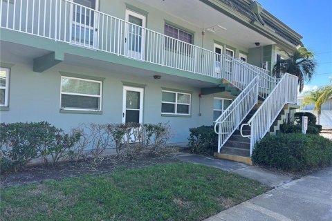 Condo in Clearwater, Florida, 2 bedrooms  № 2219126 - photo 2