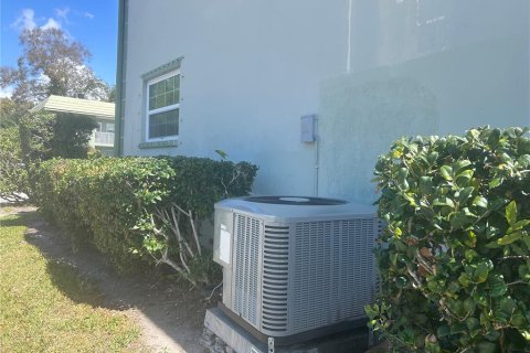 Condo in Clearwater, Florida, 2 bedrooms  № 2219126 - photo 20