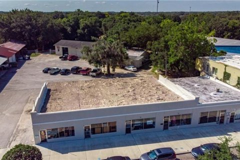 Propiedad comercial en alquiler en Leesburg, Florida, 741.92 m2 № 2277043 - foto 2