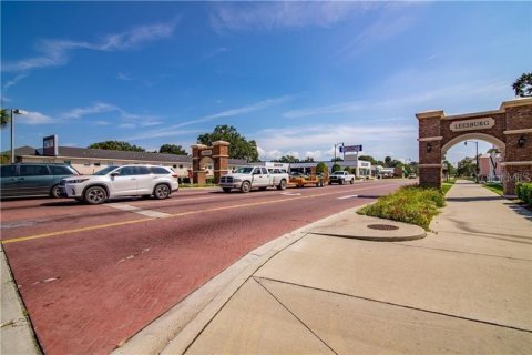 Propiedad comercial en alquiler en Leesburg, Florida, 741.92 m2 № 2277043 - foto 4