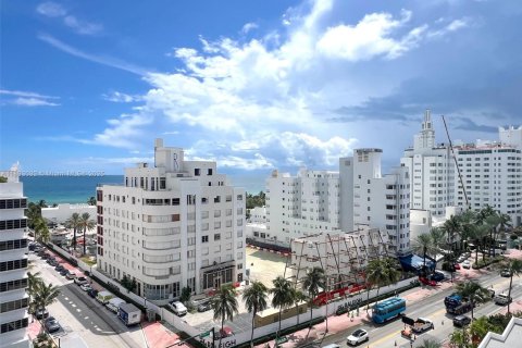 Condominio en venta en Miami Beach, Florida, 1 dormitorio, 83.61 m2 № 1946712 - foto 2