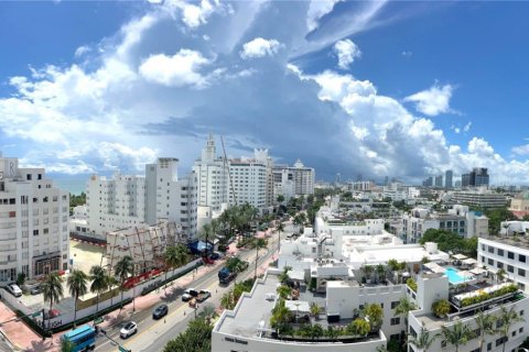 Condominio en venta en Miami Beach, Florida, 1 dormitorio, 83.61 m2 № 1946712 - foto 1