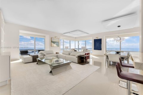 Condominio en venta en Miami, Florida, 3 dormitorios, 342.07 m2 № 2152670 - foto 2
