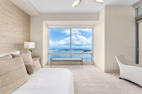 Condominio en venta en Miami, Florida, 3 dormitorios, 342.07 m2 № 2152670 - foto 11