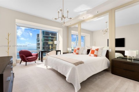 Condominio en venta en Miami, Florida, 3 dormitorios, 342.07 m2 № 2152670 - foto 15