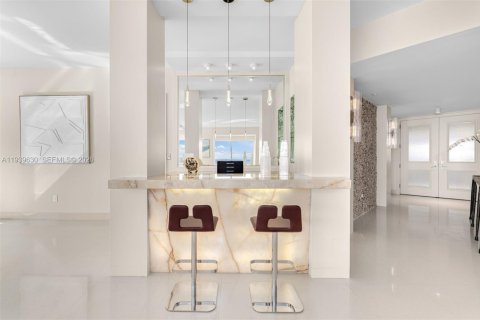 Condominio en venta en Miami, Florida, 3 dormitorios, 342.07 m2 № 2152670 - foto 7
