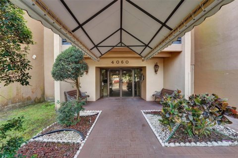 Condo in Hollywood, Florida, 2 bedrooms № 2241392