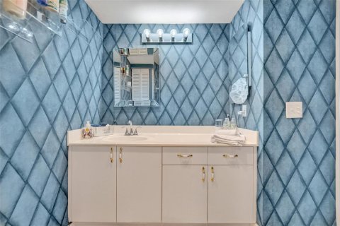 Condo in Hollywood, Florida, 2 bedrooms  № 2241392 - photo 27