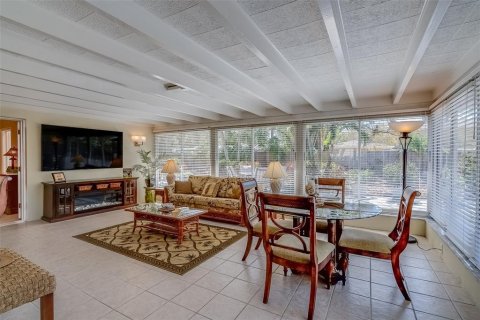 House in Largo, Florida 3 bedrooms, 181.07 sq.m. № 1550982 - photo 21
