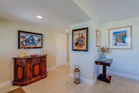 House in Largo, Florida 3 bedrooms, 181.07 sq.m. № 1550982 - photo 19