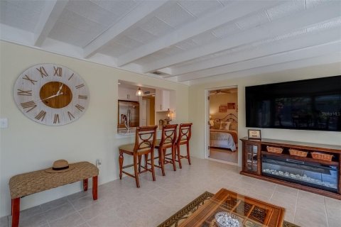 House in Largo, Florida 3 bedrooms, 181.07 sq.m. № 1550982 - photo 24