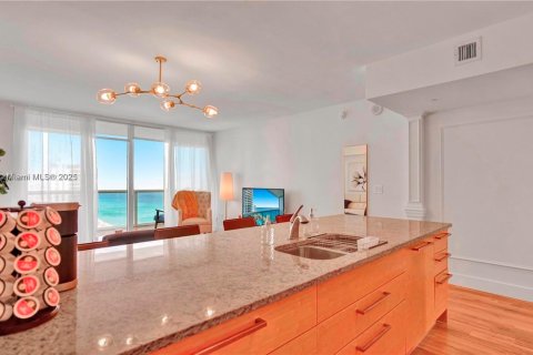 Condominio en venta en Hallandale Beach, Florida, 1 dormitorio, 78.41 m2 № 1488112 - foto 14