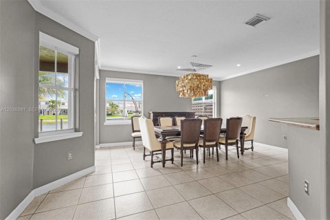 Villa ou maison à vendre à Doral, Floride: 4 chambres, 225.66 m2 № 2084239 - photo 7