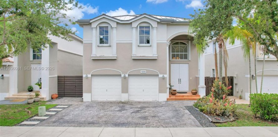 Villa ou maison à Doral, Floride 4 chambres, 225.66 m2 № 2084239