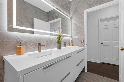 Villa ou maison à vendre à Doral, Floride: 4 chambres, 225.66 m2 № 2084239 - photo 24