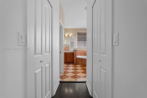 Villa ou maison à vendre à Doral, Floride: 4 chambres, 225.66 m2 № 2084239 - photo 16