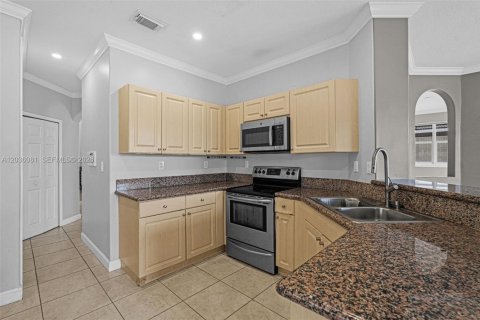 Villa ou maison à vendre à Doral, Floride: 4 chambres, 225.66 m2 № 2084239 - photo 10