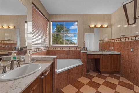 Villa ou maison à vendre à Doral, Floride: 4 chambres, 225.66 m2 № 2084239 - photo 19