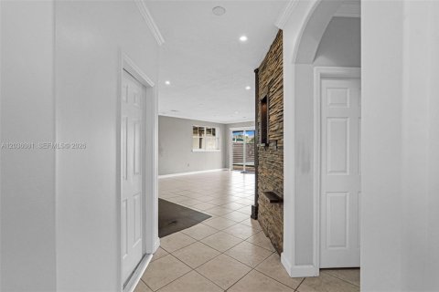 Villa ou maison à vendre à Doral, Floride: 4 chambres, 225.66 m2 № 2084239 - photo 4