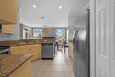 Villa ou maison à vendre à Doral, Floride: 4 chambres, 225.66 m2 № 2084239 - photo 11