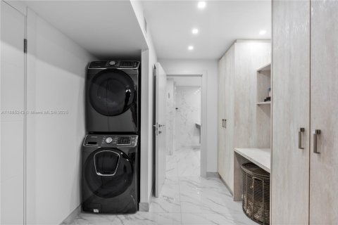 Condominio en venta en Hallandale Beach, Florida, 3 dormitorios, 172.43 m2 № 1942676 - foto 19