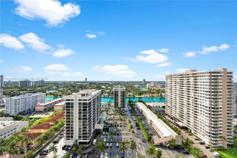 Condominio en venta en Hallandale Beach, Florida, 3 dormitorios, 172.43 m2 № 1942676 - foto 21