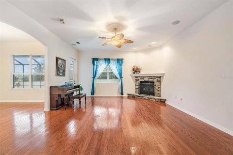 House in Brandon, Florida 4 bedrooms, 341.51 sq.m. № 1816777 - photo 9