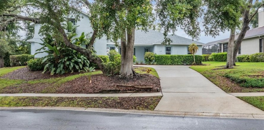 House in Brandon, Florida 4 bedrooms, 341.51 sq.m. № 1816777