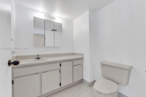 Condominio en venta en Miami Beach, Florida, 1 dormitorio, 78.32 m2 № 1992987 - foto 12