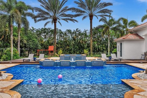 Купить виллу или дом в Плантация, Флорида 7 спален, 635.64м2, № 1955841 - фото 4